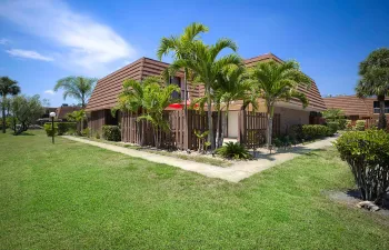 835 Center St 11C-1