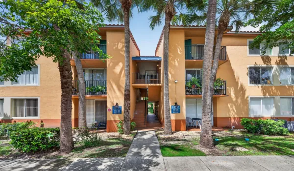10717 apt 106-2