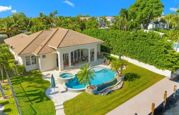 Private Yard with Pool and Spa