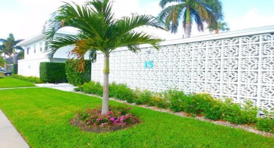 Front of 15 S Palmway