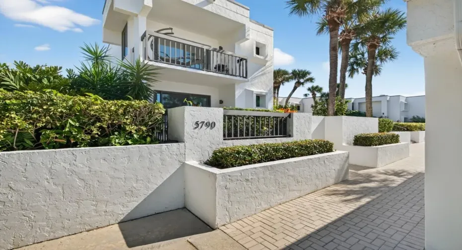 FRONT OF CONDO