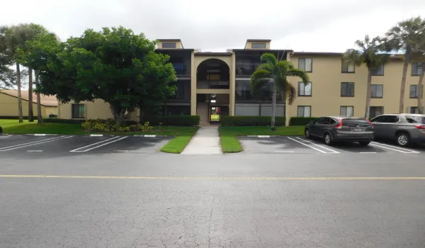 627 SEA PINE WAY - FRONT 1