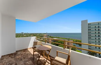 BALCONY OCEAN VIEWS