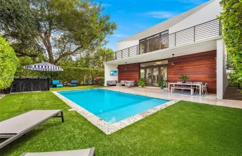 Pool & Backyard