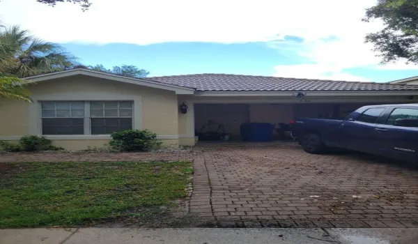 638 PEPPERGRASS RUN FRONT GARAGE - Copy
