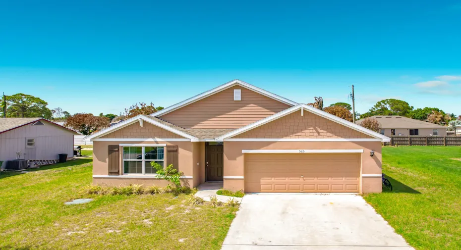 525 SW Twig Avenue-4