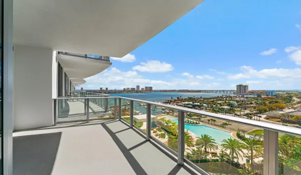 068-220LakeShoreDr-1219-WestPalmBeach-SM