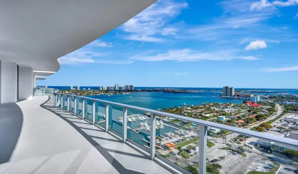 Nautilus 2411 Balcony