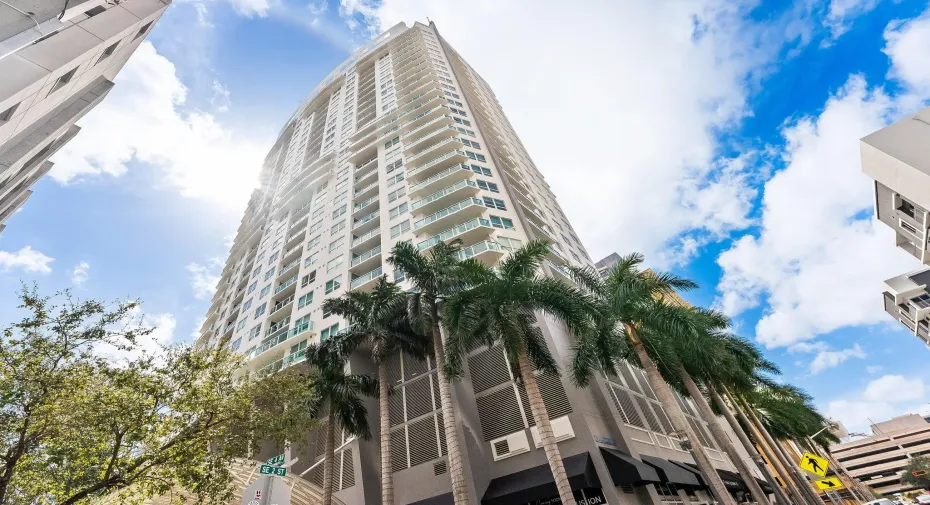 350 Las Olas Place