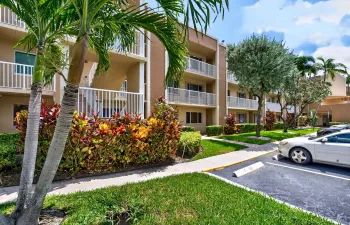 001-023-Exterior Front-4000x2664