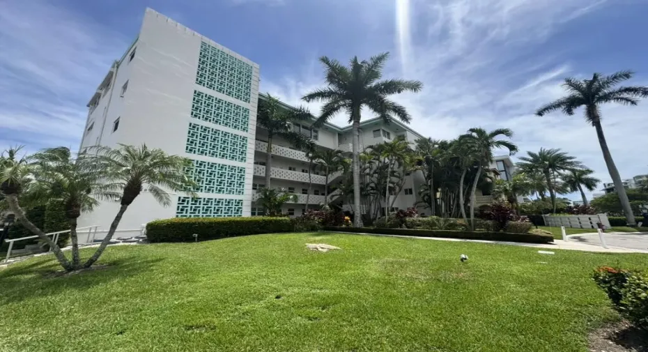 BUILDING ELEVATION
