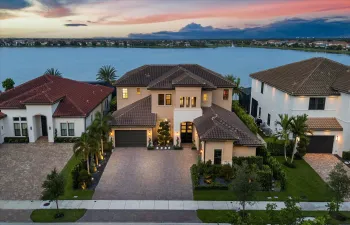 096-8590 W Parkland Bay Trail, Parkland-