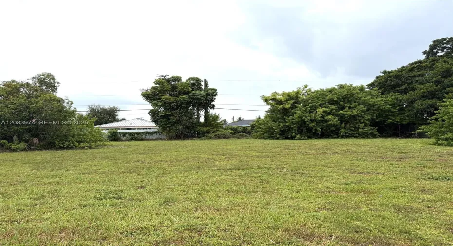 10,647 sq ft