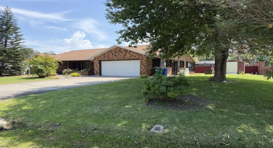 Front_Garage_Lawn