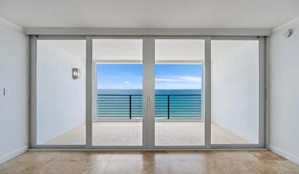 039-900OceanDr-705-JunoBeach-SMALL