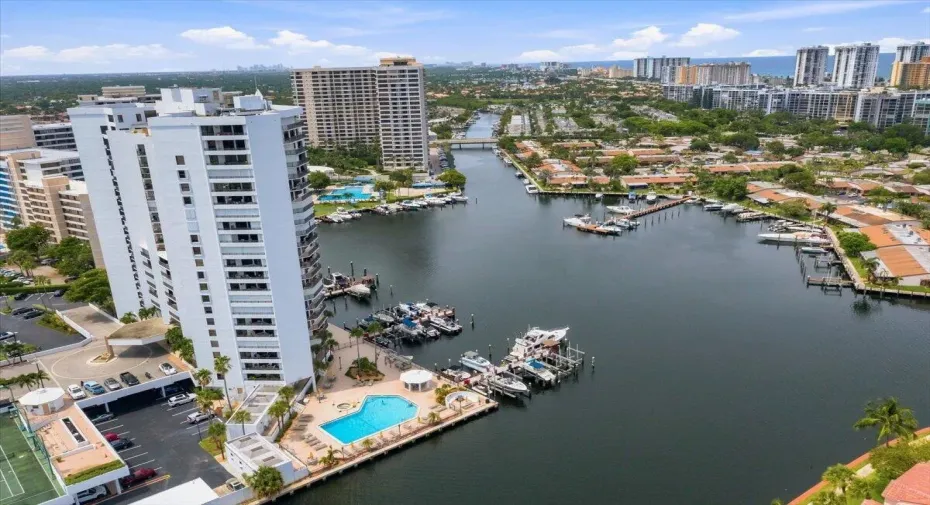 75-012_300Three-Islands-Boulevard-312-ae