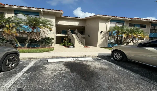 Entrada del apt