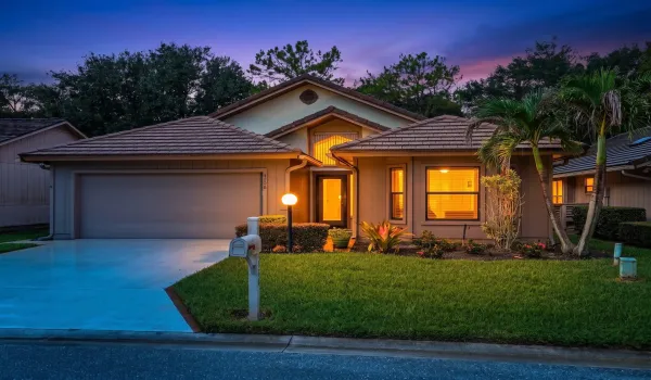 39_Front_Exterior_Twilight