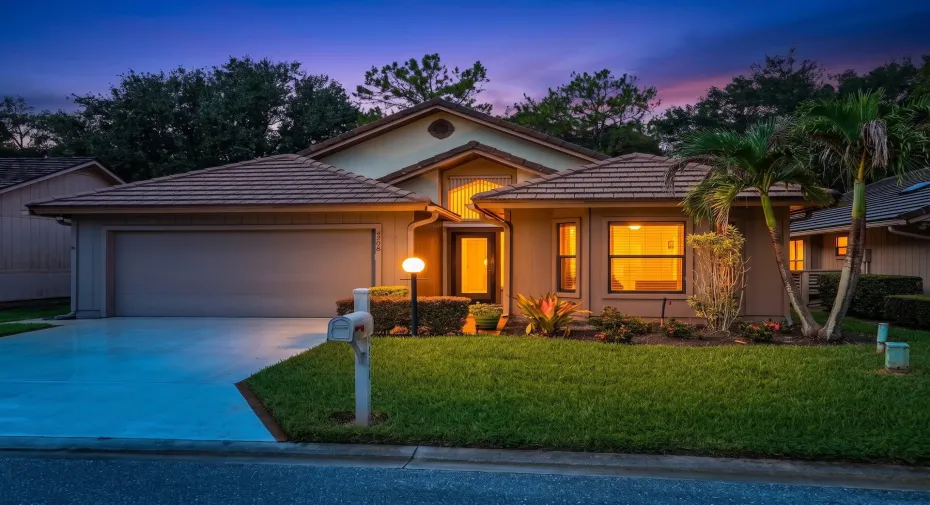 39_Front_Exterior_Twilight