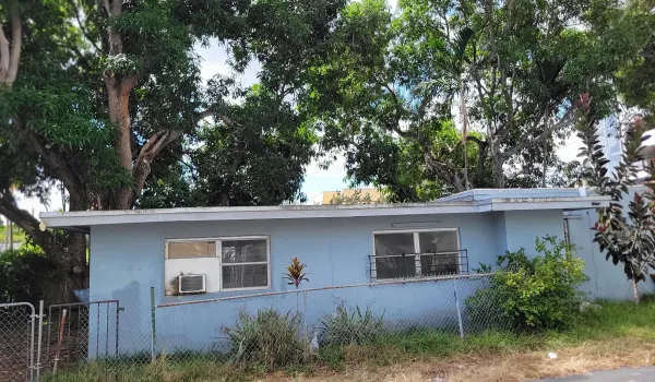 Fenced in back unit