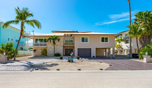 397 Laguna Ave