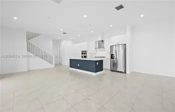 OPEN FLOOR PLAN