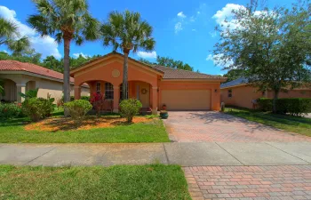 02_Front_Exterior_Driveway