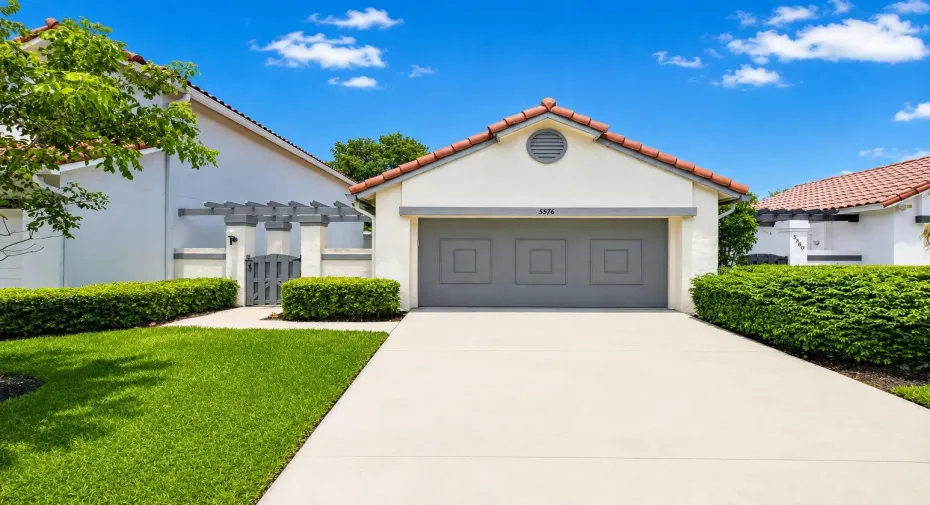 WELCOME TO 5576 FOX HOLLOW DRIVE