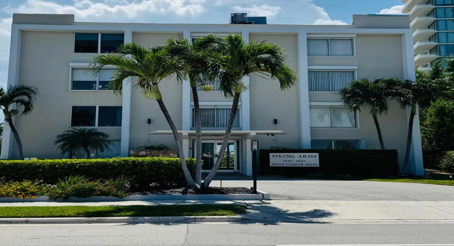 1527 S Flagler 112F (4)