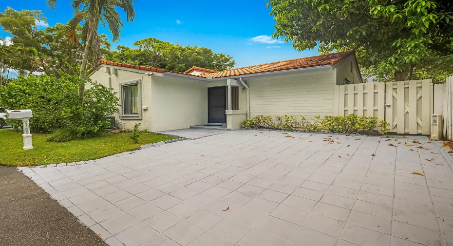 2780 Norfolk Pine Ct -1