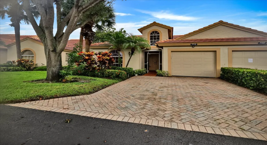 7713 Silver Lake Dr-1
