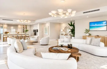 Grand Living Room (2)