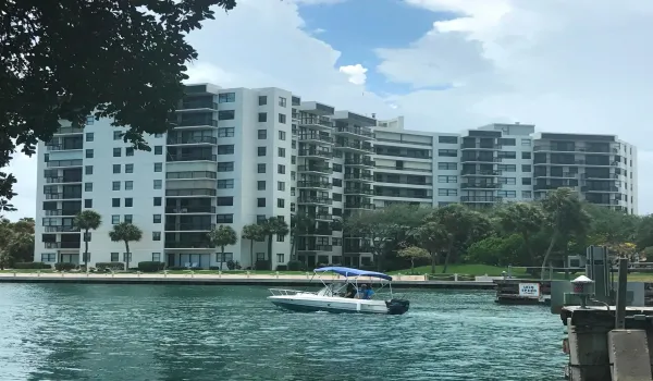 Voyager Condo