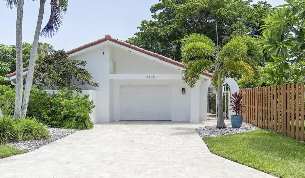 2130 NW 12th St -- 003