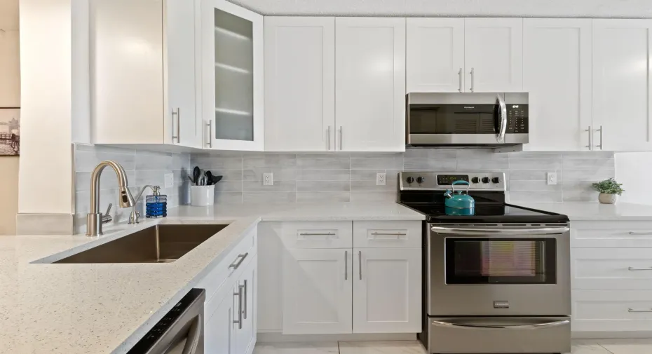 12-web-or-mls-5380-cedar-lake-dr-304