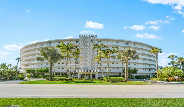 Palm Beach President Entrance