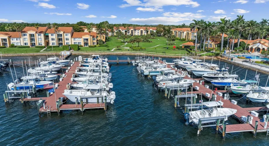 YACHT CLUB MARINA 6