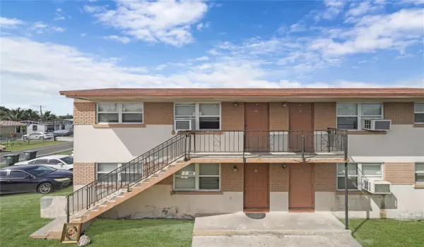 628 SW 4th Street Main view