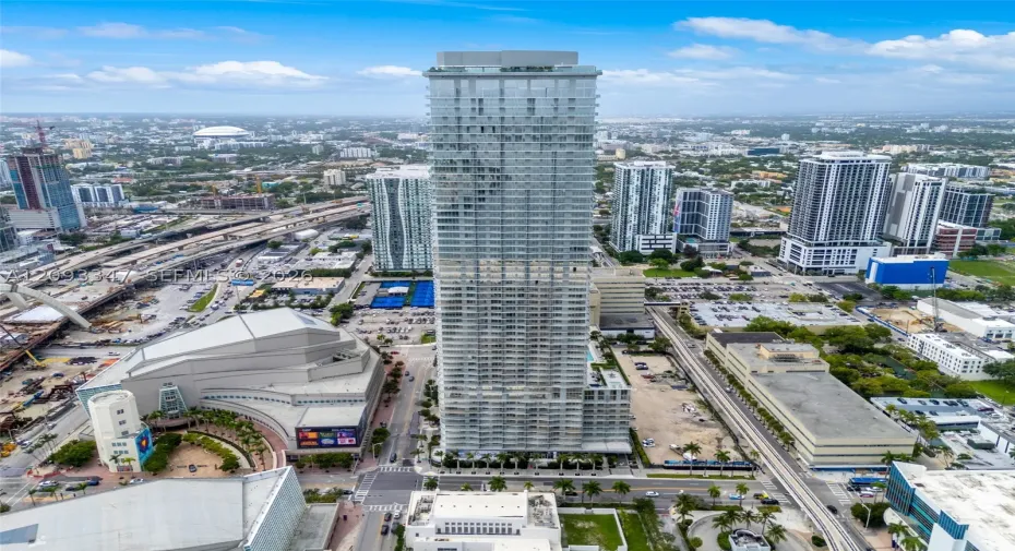 Casa Bella Residences tower above the Arts and Entertainment District in Miami