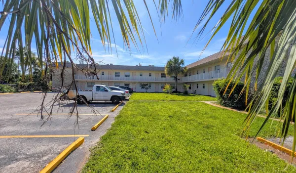 Exterior front & parking