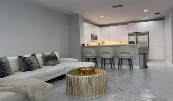 Beautifully Renovated Condo