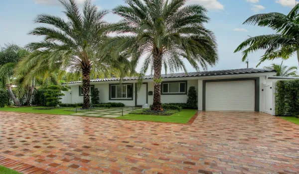 931 NE 23rd Terr-1