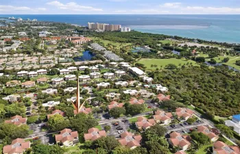 Private Deeded Walkway to the Beach