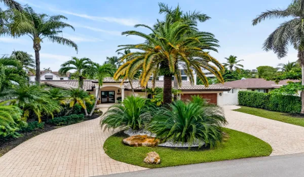 329 Isle of Capri Drive. Fort Lauderdale