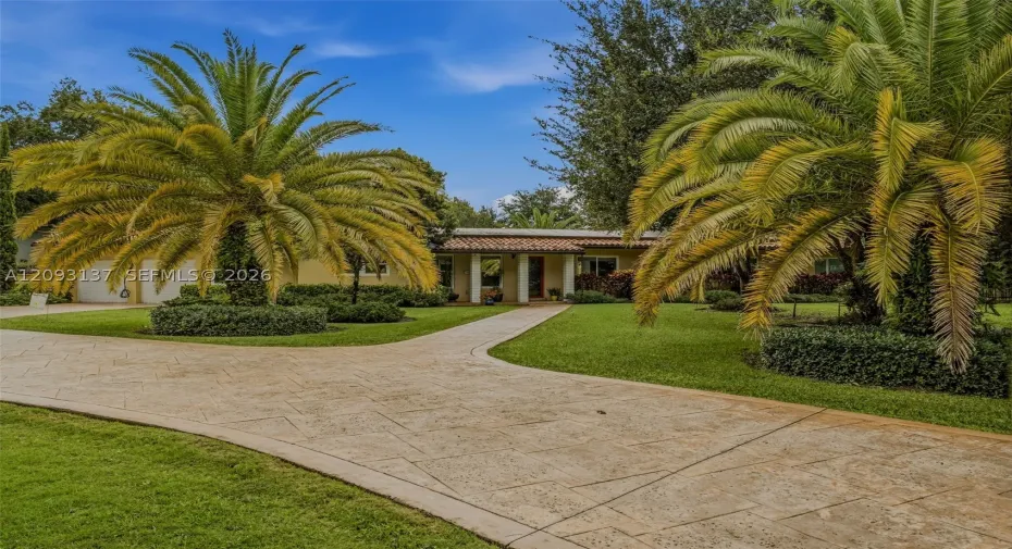 Front Entry / Driveway Approach