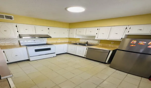 Kitchen 1