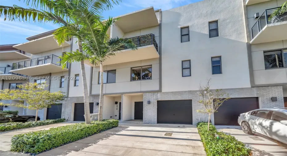 Three story Townhouse with one car garage