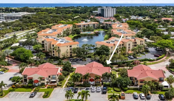 24 Uno Lago Dr, Juno Beach