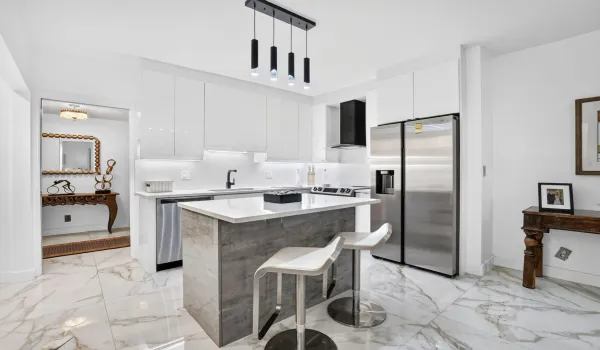 7622 Elm Ridge Dr-Renovated 2/2+Den