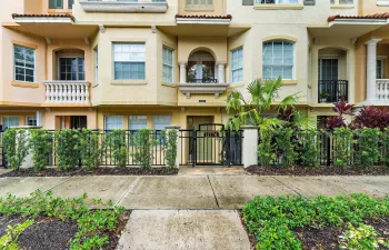 019-11774ValenciaGardensAve-PalmBeachGar